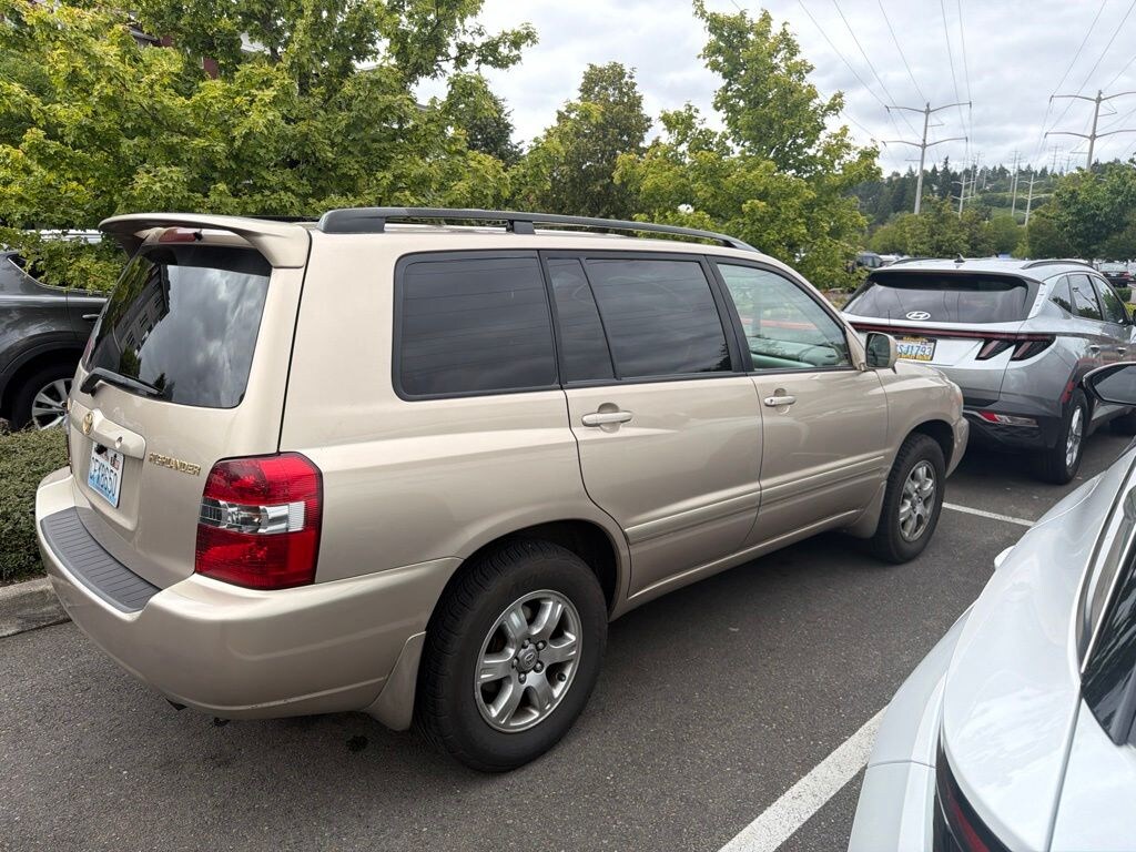 Used 2005 Toyota Highlander V6 SUV