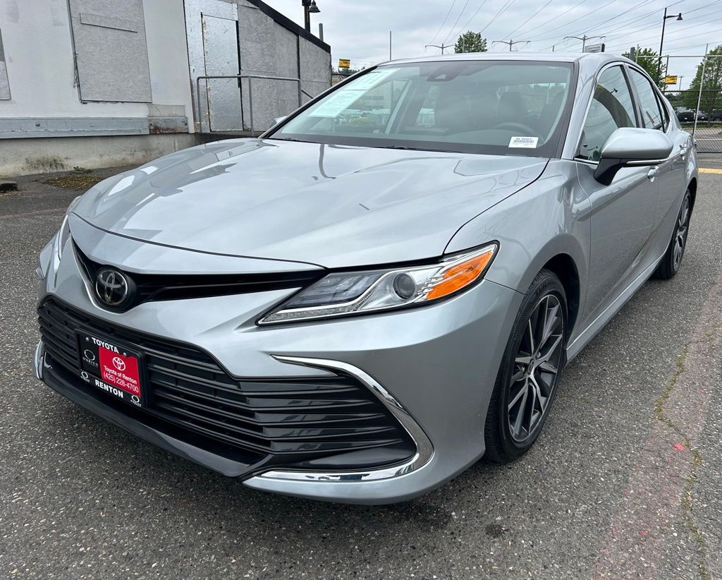 2024 Toyota Camry XLE's photo