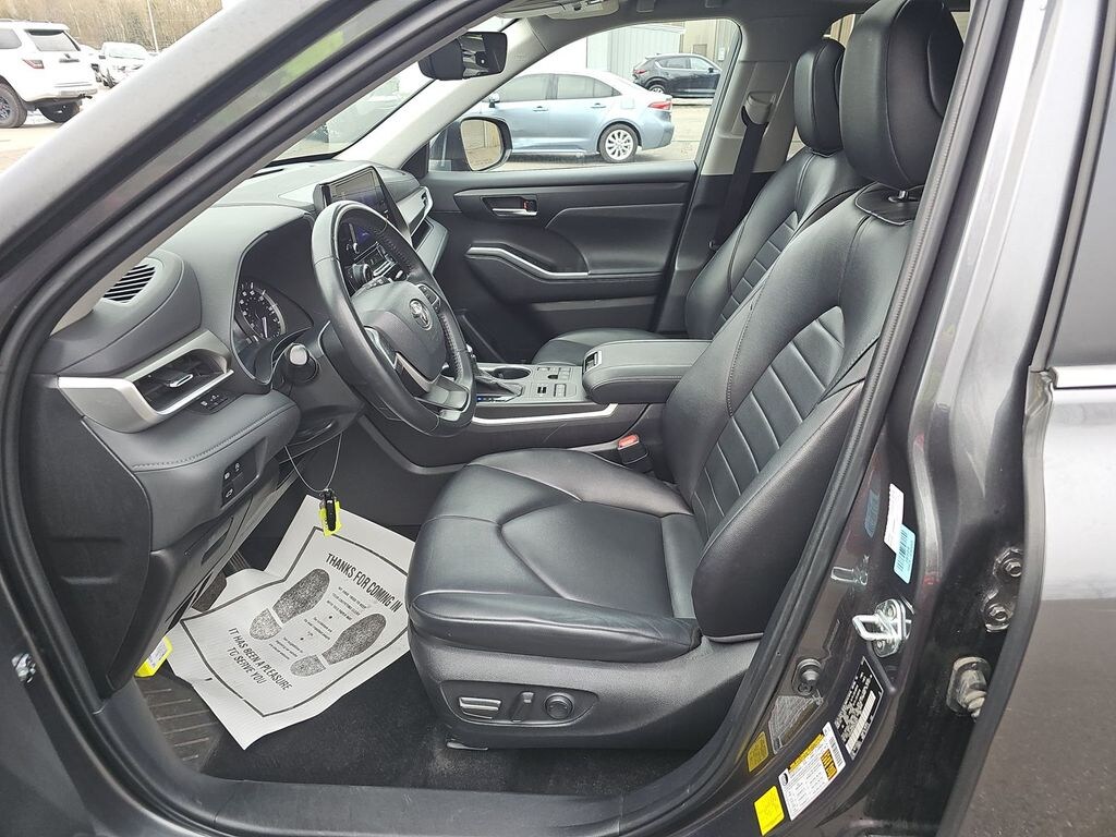 Used 2023 Toyota Highlander XLE SUV