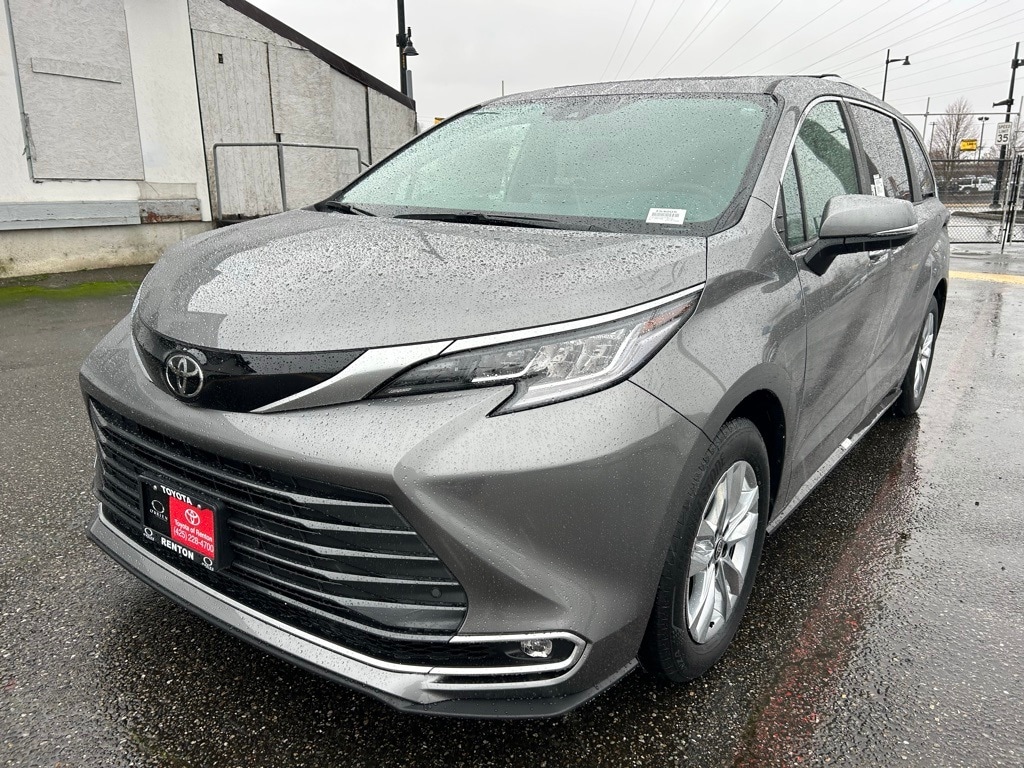 2026 Toyota Sienna Limited's photo