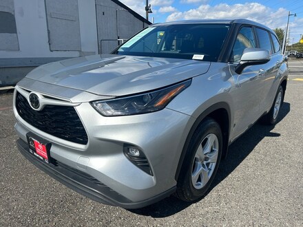 2024 Toyota Highlander LE SUV