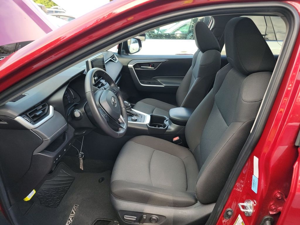 Used 2025 Toyota RAV4 Hybrid XLE SUV