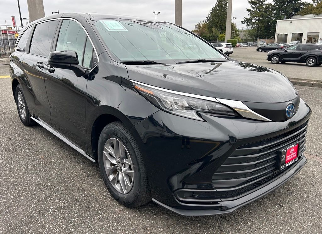 Certified 2024 Toyota Sienna LE Minivan/Van