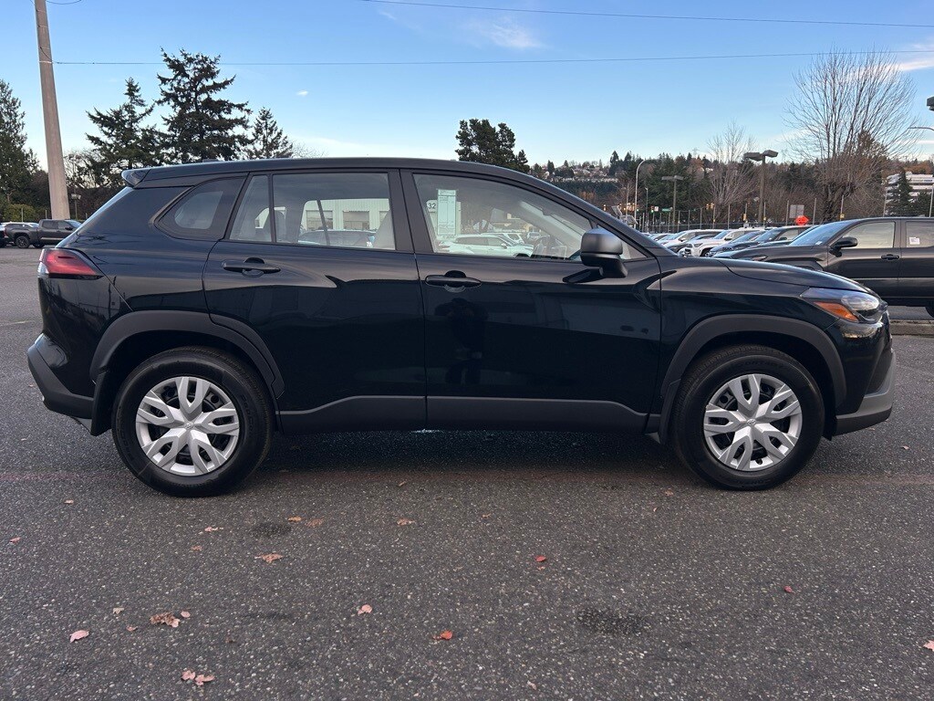 2026 Toyota Corolla Cross L photo 4