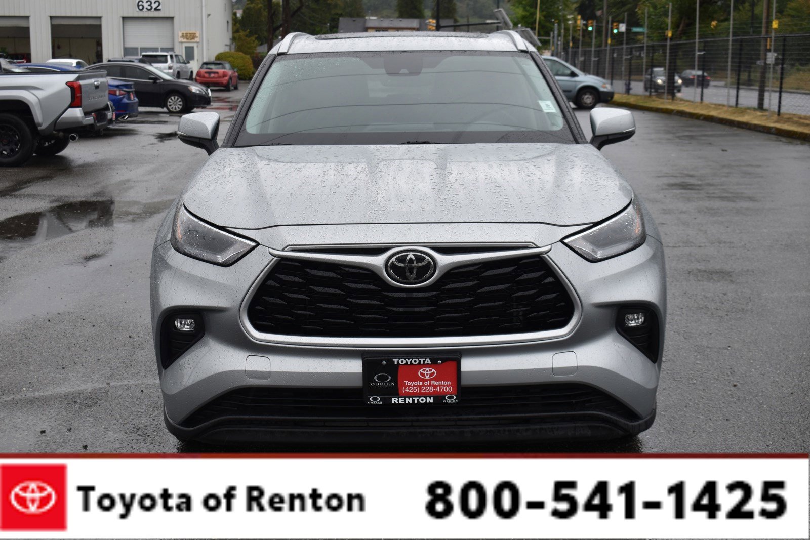 Certified 2022 Toyota Highlander XLE with VIN 5TDGZRBH5NS208746 for sale in Renton, WA