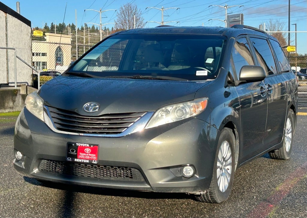 2013 Toyota Sienna XLE