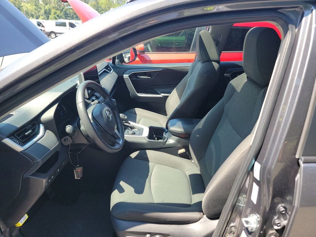 Used 2025 Toyota RAV4 Hybrid XLE SUV