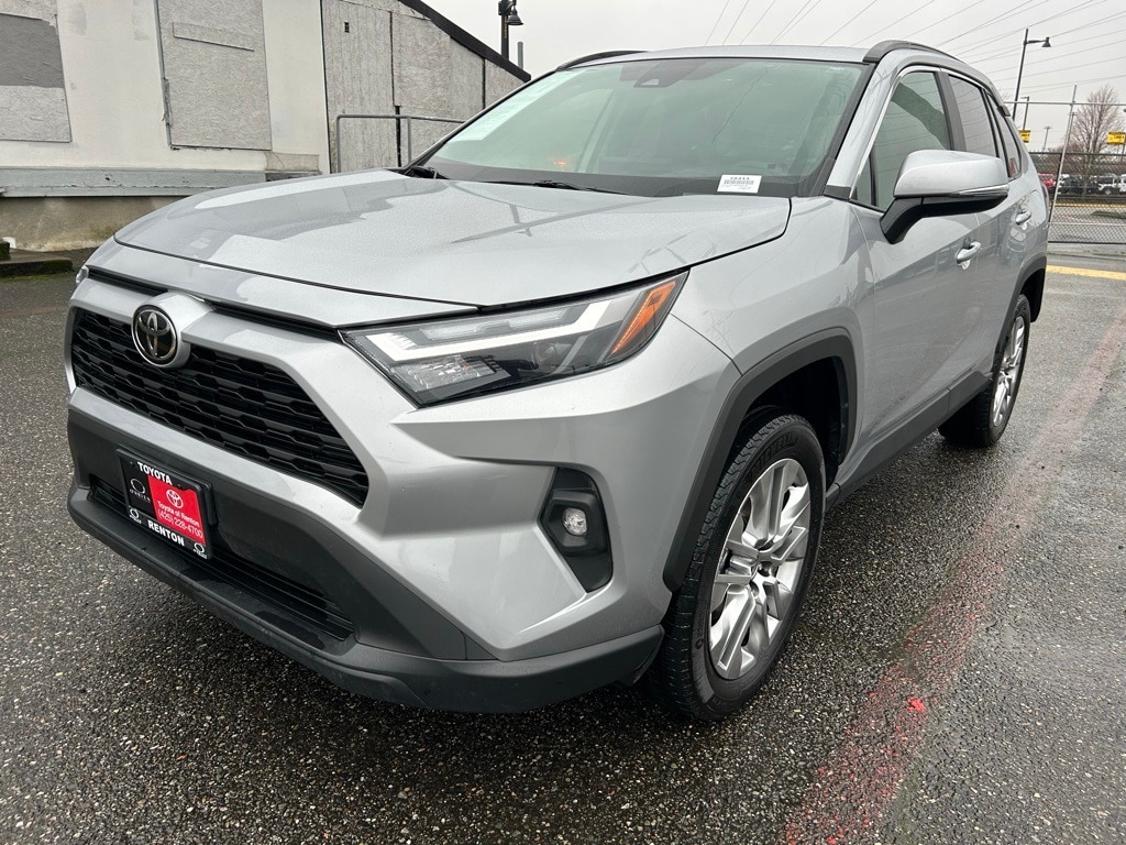 2025 Toyota RAV4 XLE Premium's photo