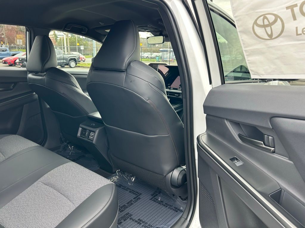 2026 Toyota bZ XLE - Photo 13