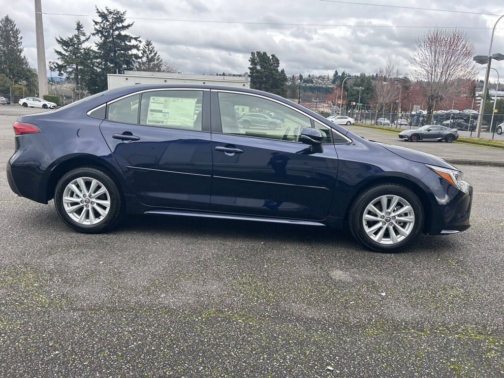 New 2026 Toyota Corolla Hybrid XLE XLE SEDAN