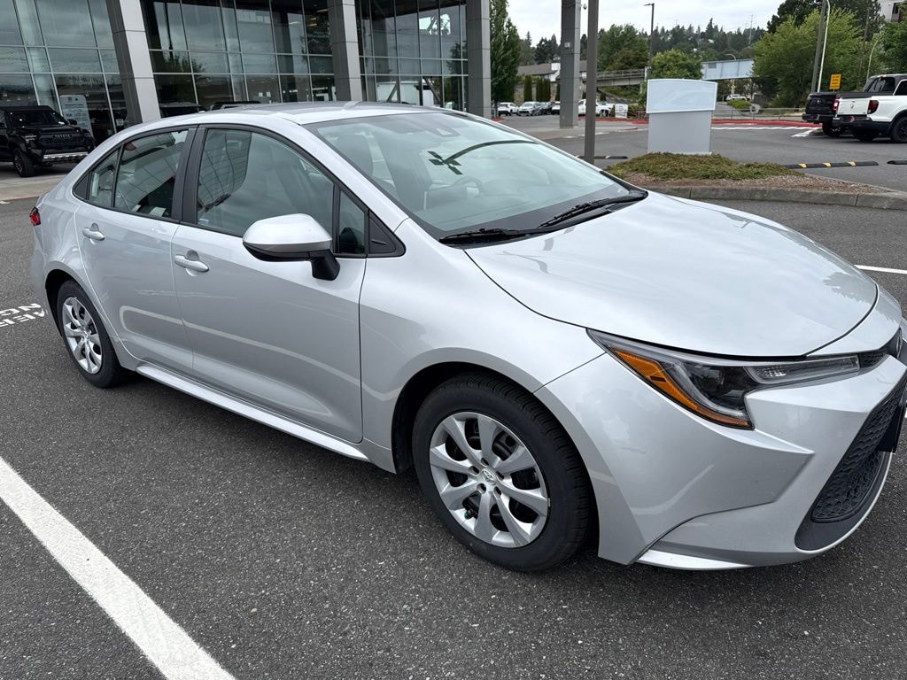Used 2021 Toyota Corolla LE Sedan