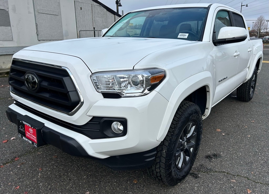 2023 Toyota Tacoma SR5's photo