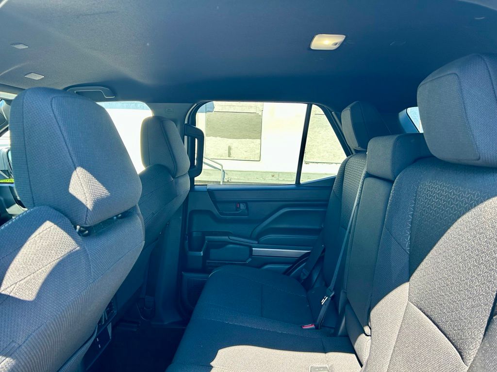 2025 Toyota 4Runner SR5 - Photo 12