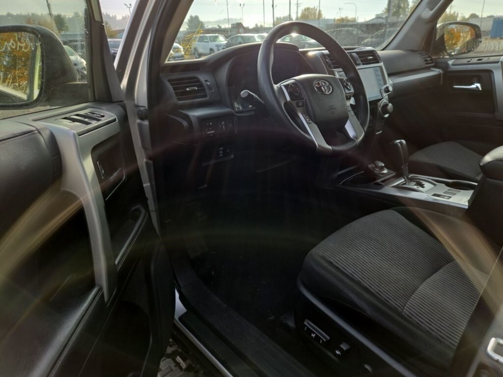 2024 Toyota 4Runner SR5 photo 3