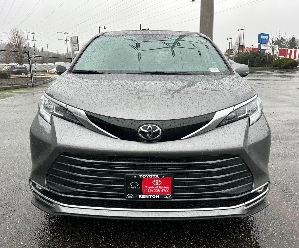 New 2026 Toyota Sienna Limited 7 PASSENGER