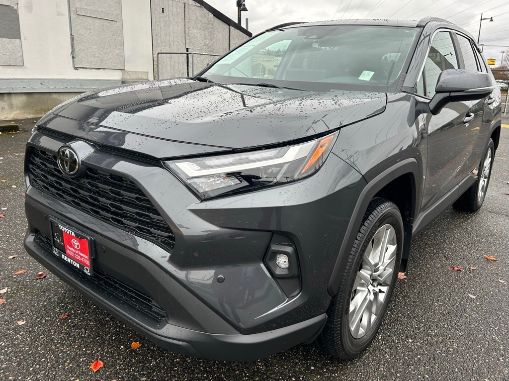 2025 Toyota RAV4 XLE Premium's photo