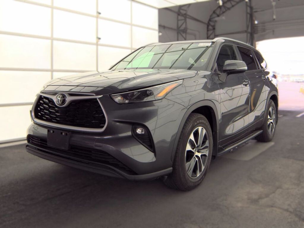 Used 2024 Toyota Highlander XLE SUV
