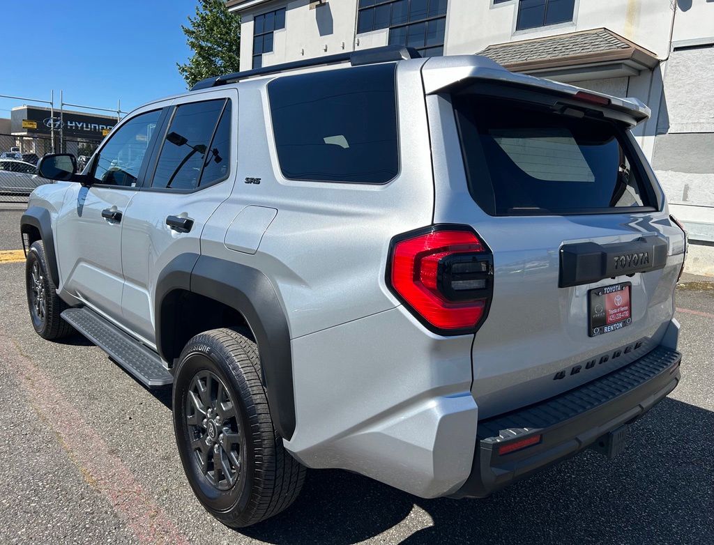 2025 Toyota 4Runner SR5 - Photo 7