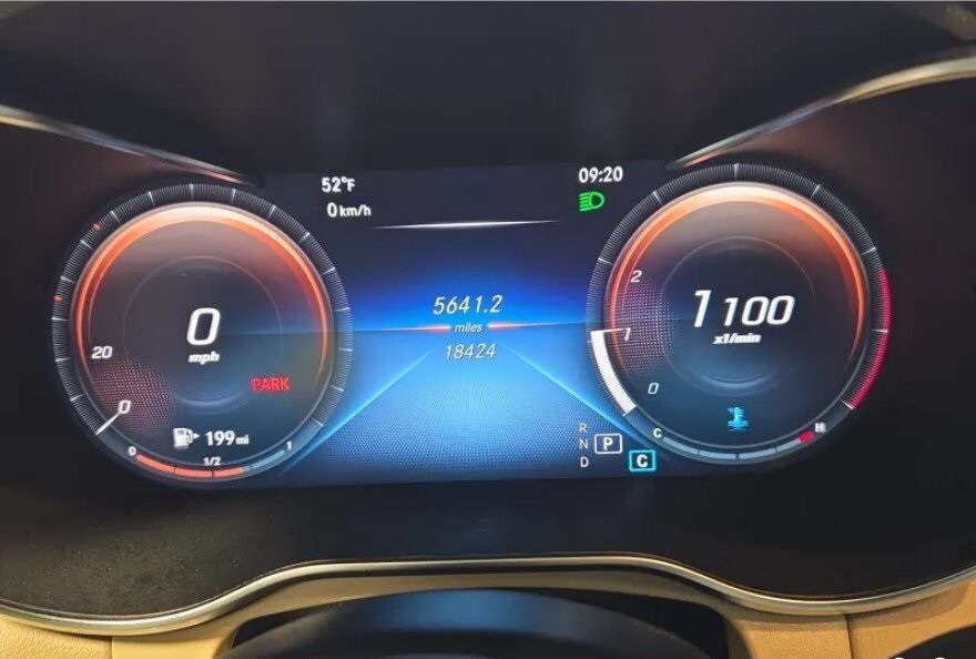 2022 Mercedes Benz GLC 300 4MATIC photo 2