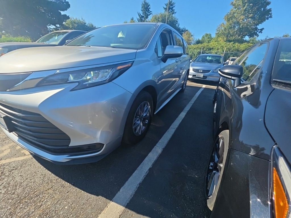 Certified 2023 Toyota Sienna LE Minivan/Van