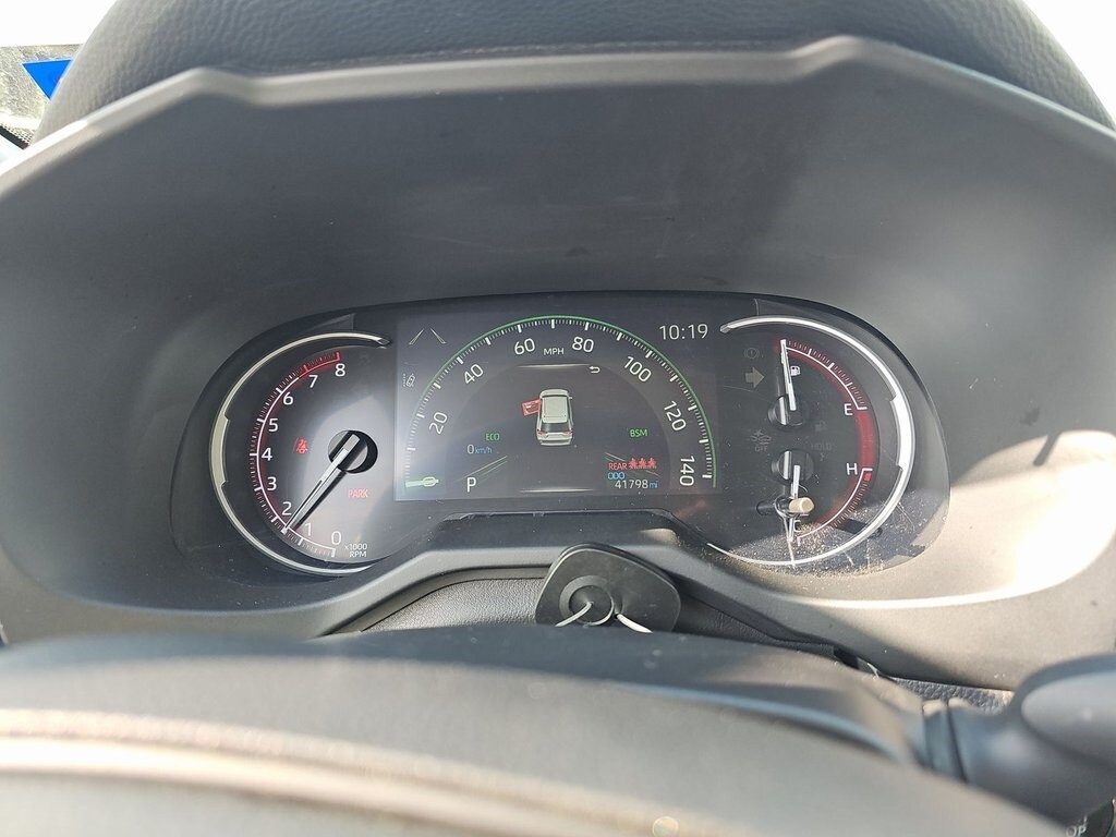 2024 Toyota RAV4 XLE photo 2