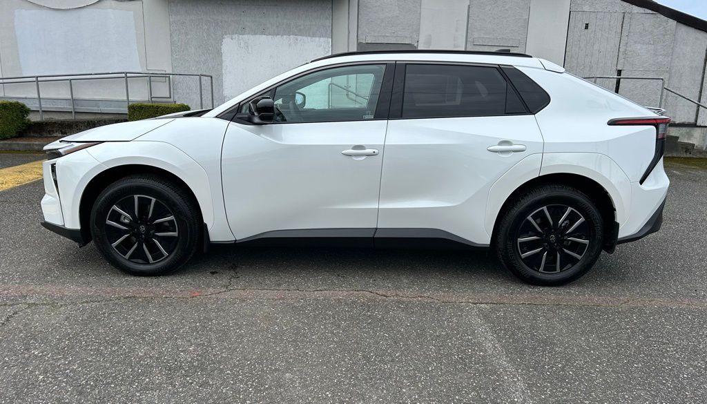 2026 Toyota bZ XLE - Photo 8