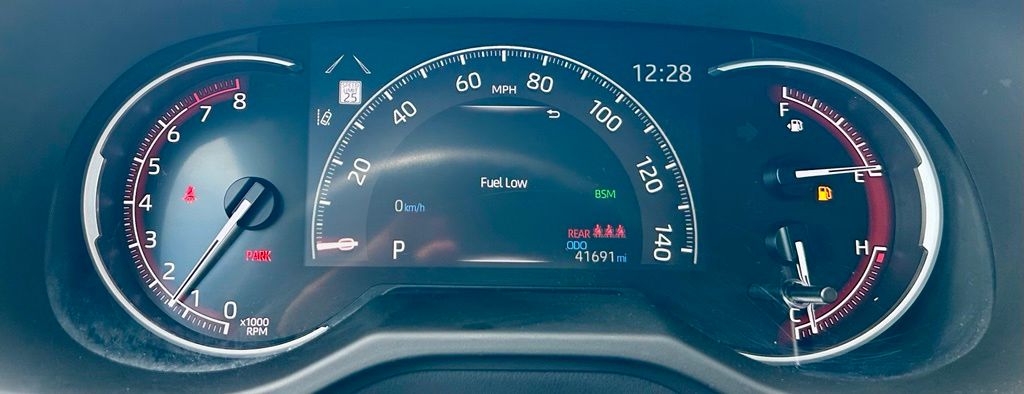 2024 Toyota RAV4 XLE - Photo 19