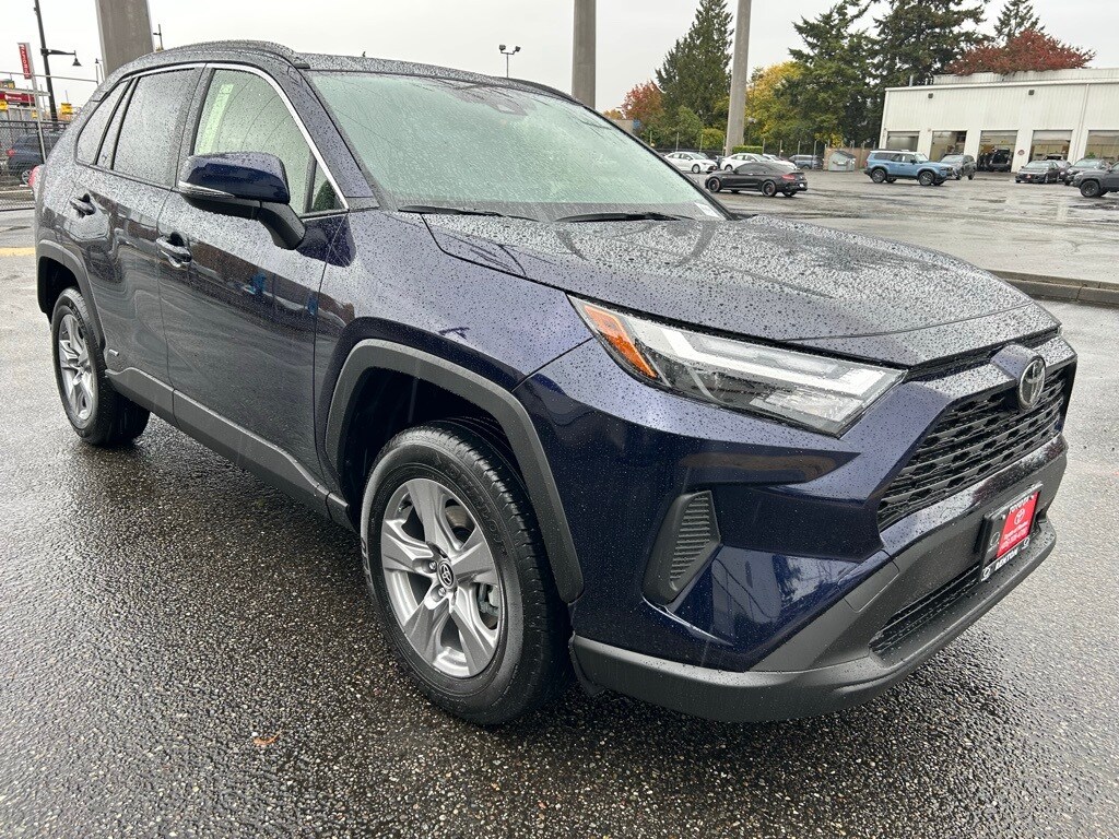New 2025 Toyota RAV4 Hybrid XLE XLE AWD SUV