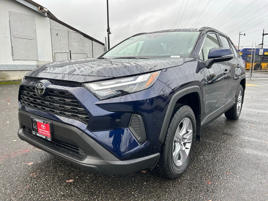2025 Toyota RAV4 XLE's photo