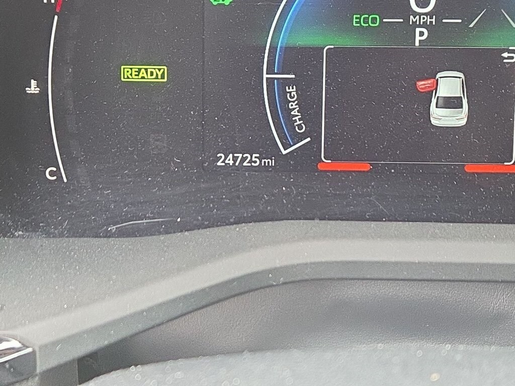 2025 Toyota Camry LE photo 2