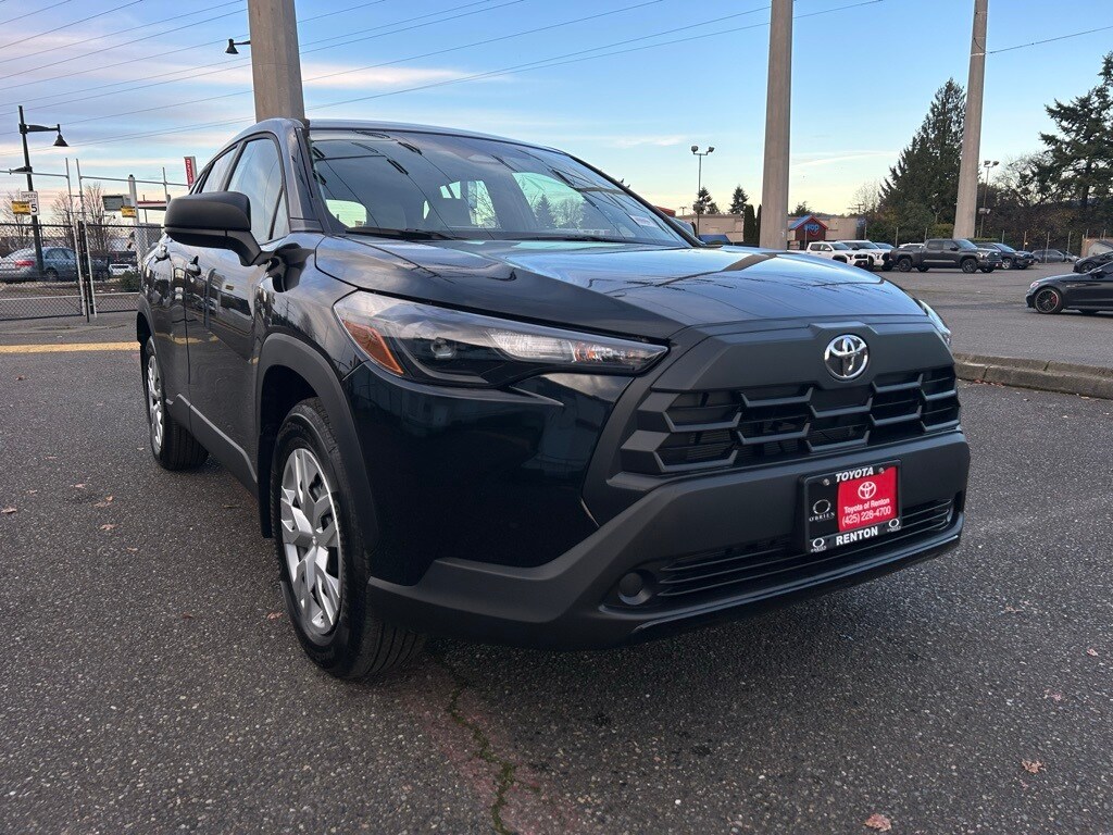 2026 Toyota Corolla Cross L photo 3