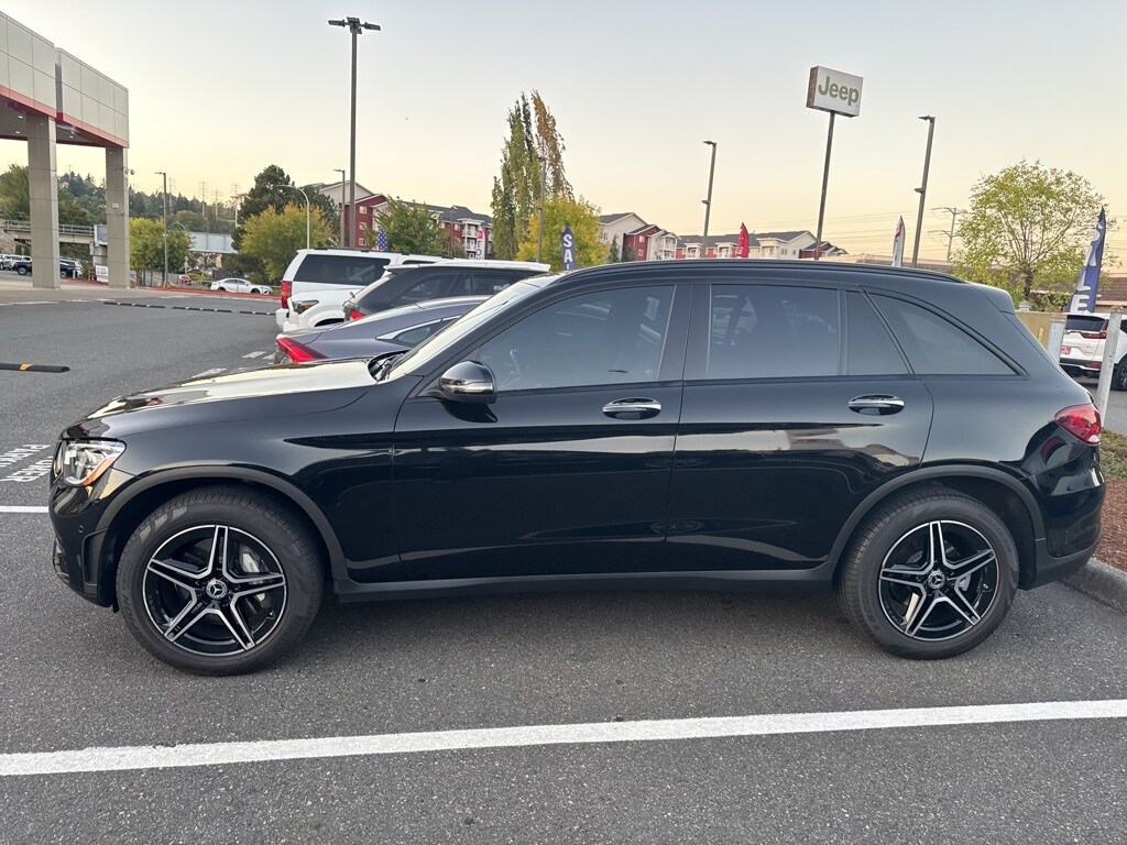 2022 Mercedes Benz GLC 300 4MATIC photo 3