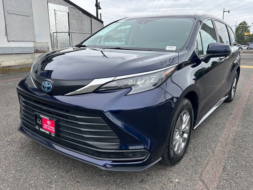 Certified 2024 Toyota Sienna LE Minivan/Van