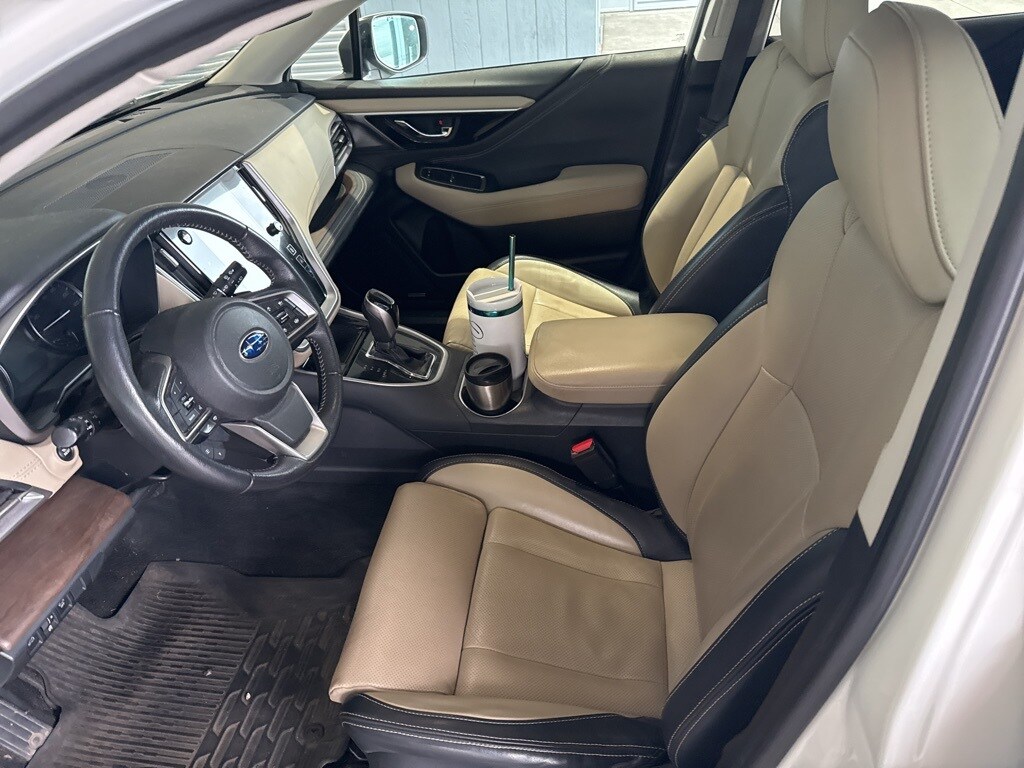 2020 Subaru Outback Limited photo 2