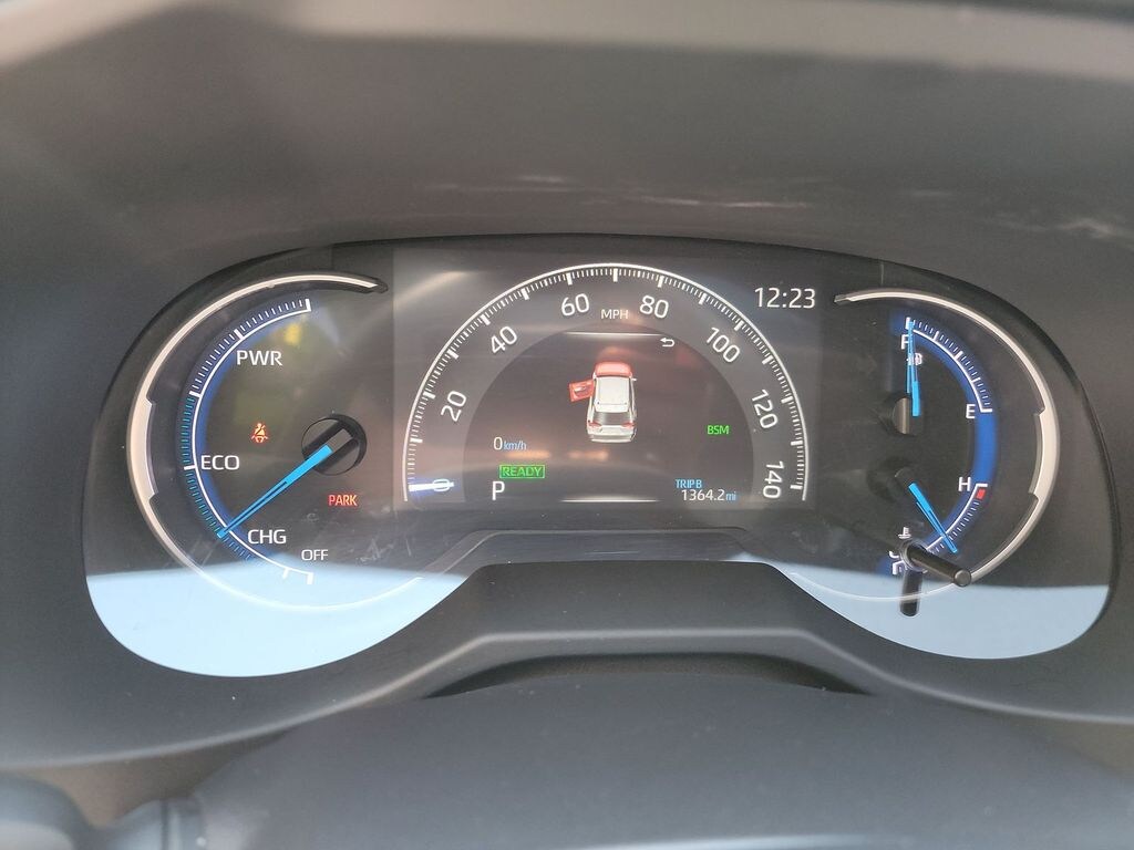 Used 2025 Toyota RAV4 Hybrid XLE SUV