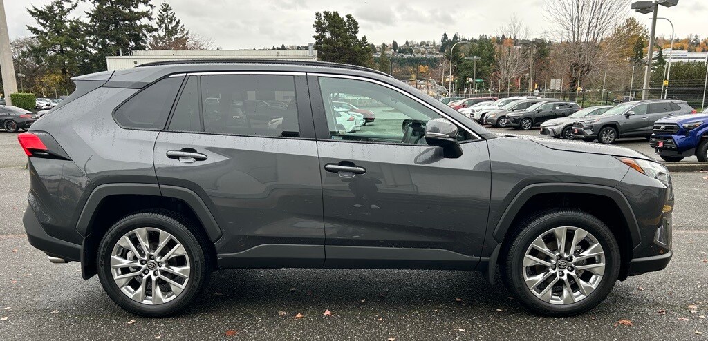 2025 Toyota RAV4 XLE Premium photo 2