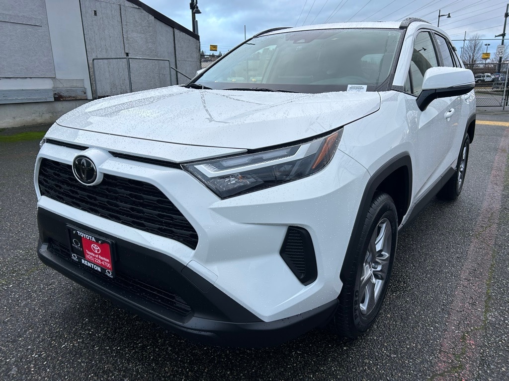 2025 Toyota RAV4 XLE's photo