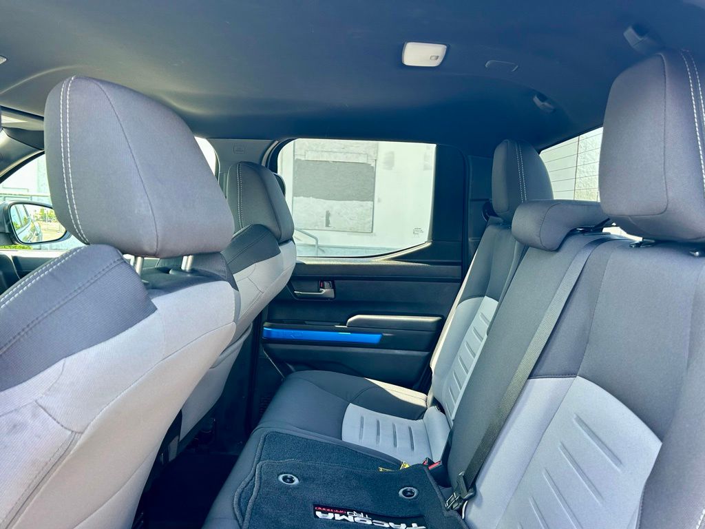 2025 Toyota Tacoma SR5 - Photo 12