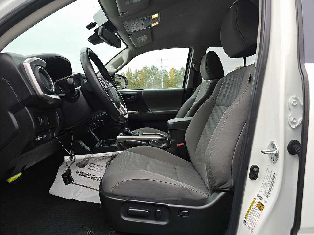 2023 Toyota Tacoma SR5 photo 3