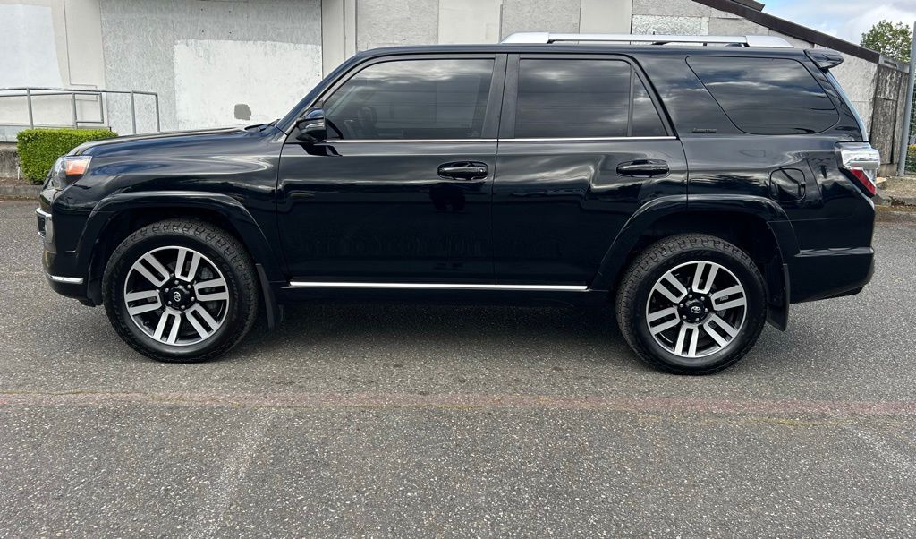 2022 Toyota 4Runner Limited - Photo 8
