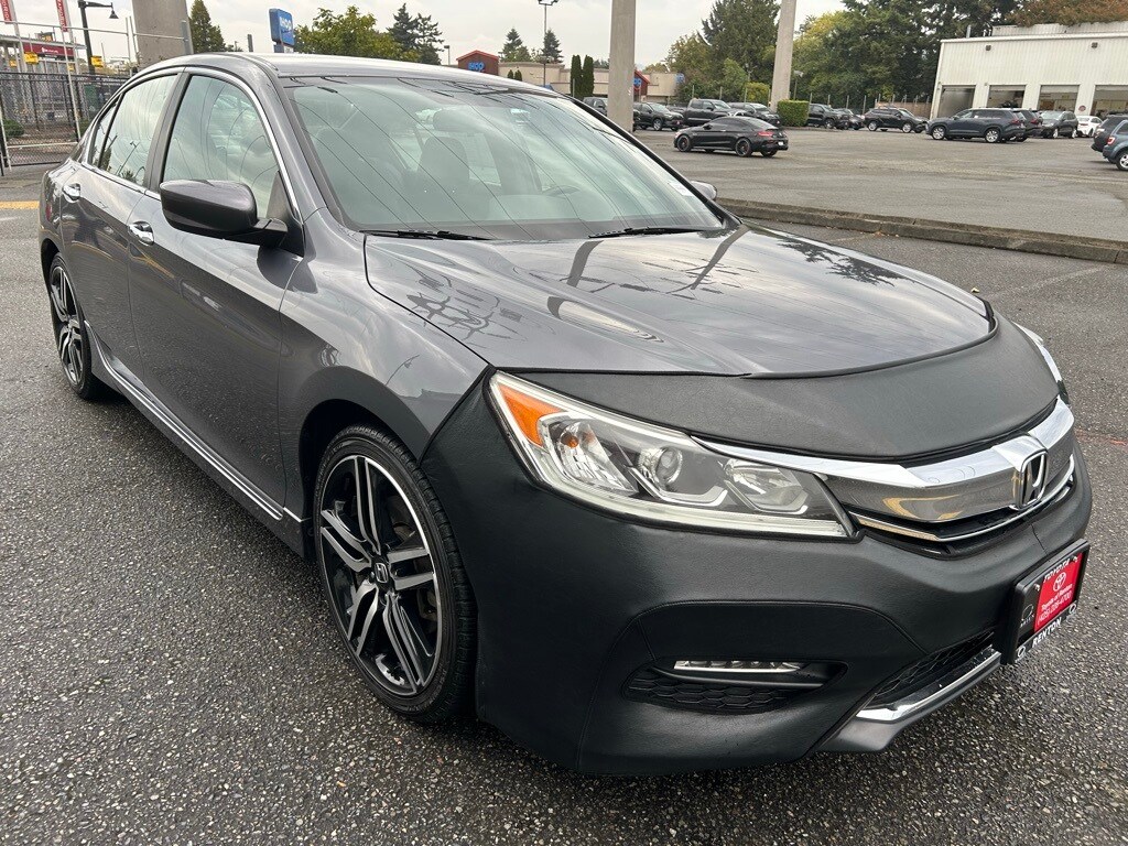 2016 Honda Accord Sport photo 3