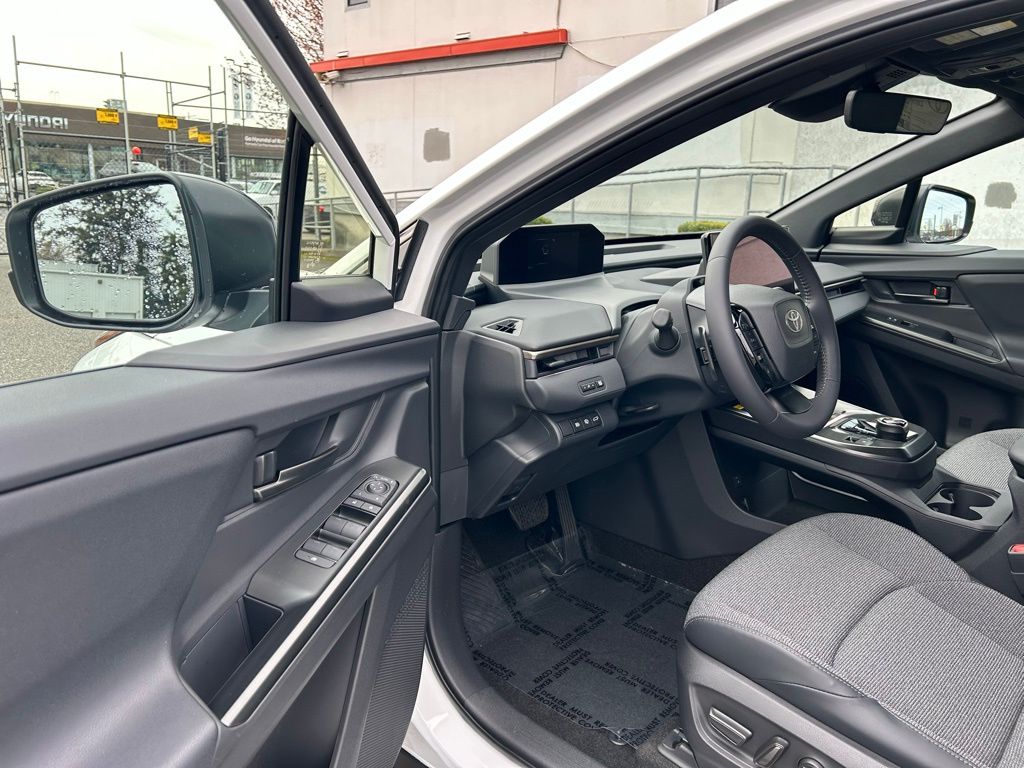 2026 Toyota bZ XLE - Photo 9