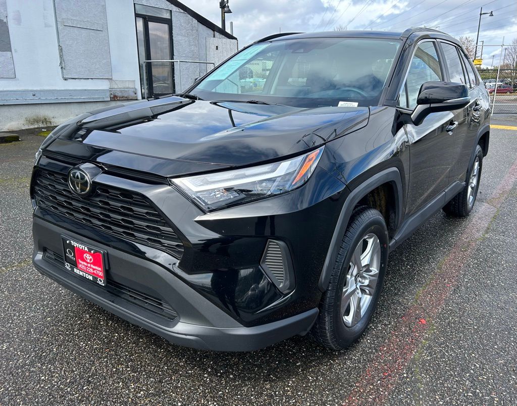 2024 Toyota RAV4 XLE AWD's photo