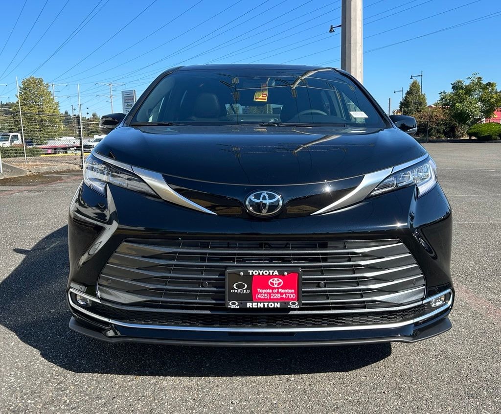 New 2026 Toyota Sienna Limited 7 PASSENGER