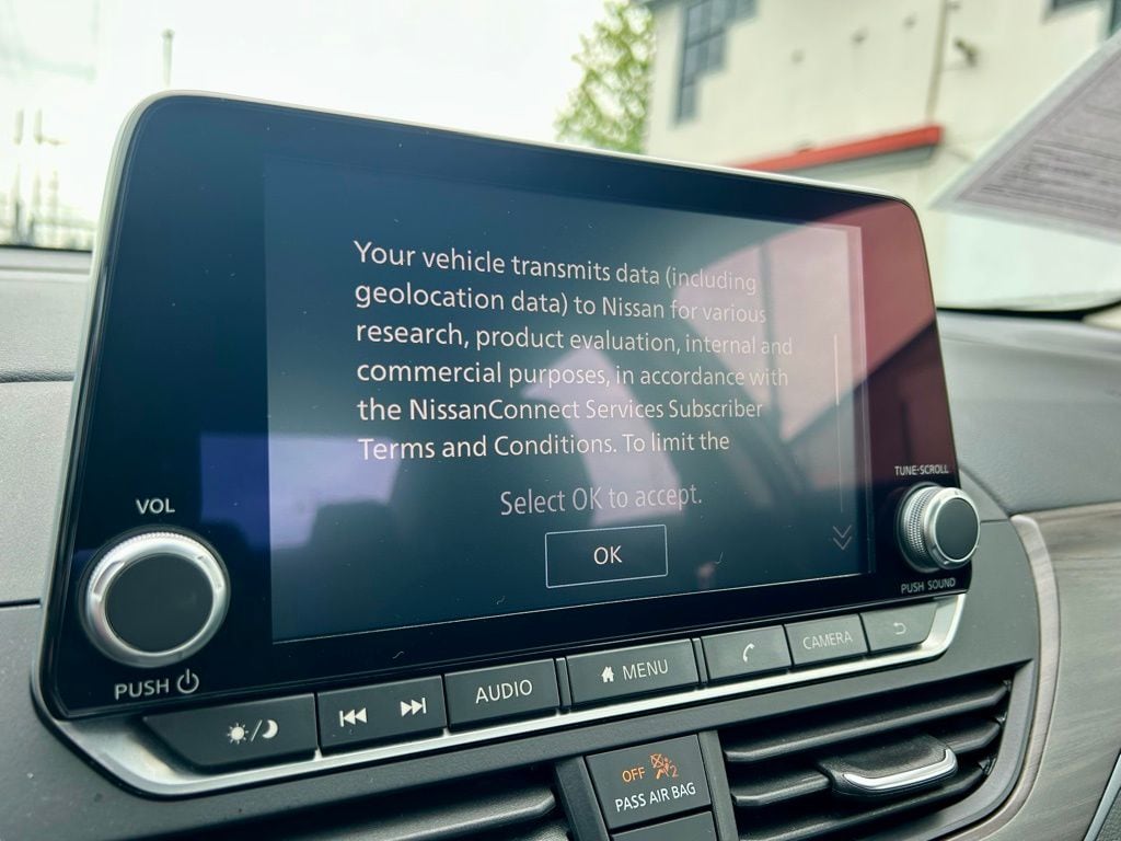2025 Nissan Altima SV - Photo 21