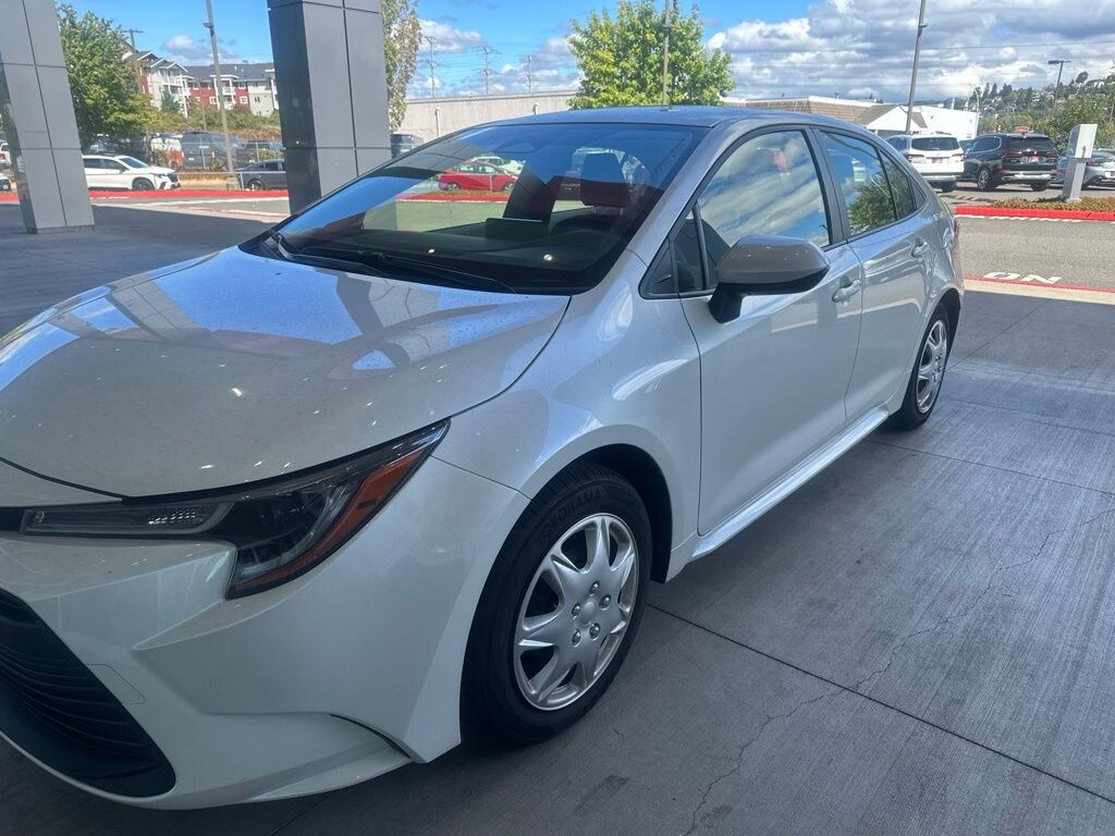 Used 2024 Toyota Corolla LE Sedan