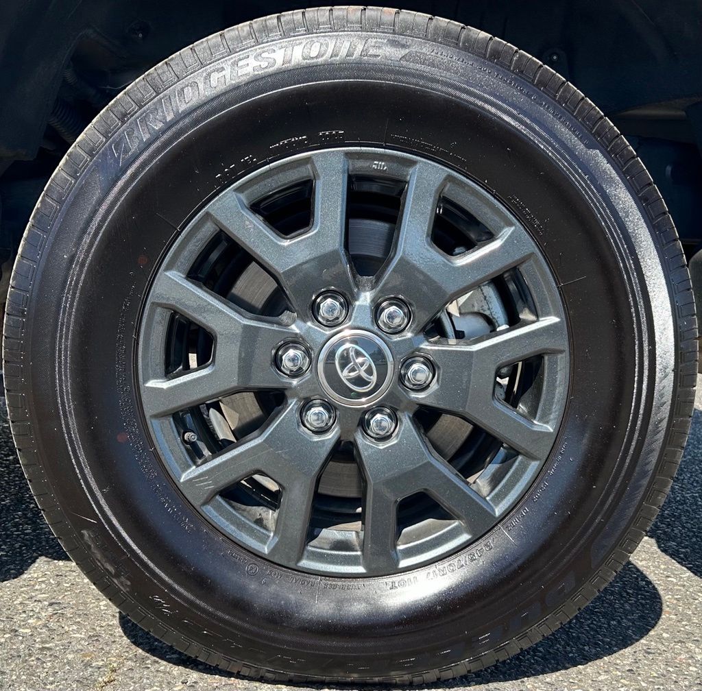 2025 Toyota 4Runner SR5 - Photo 27