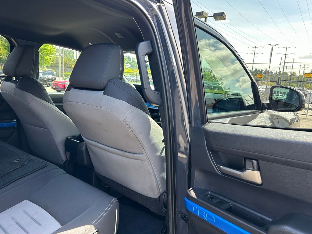 2025 Toyota Tacoma SR5 - Photo 13