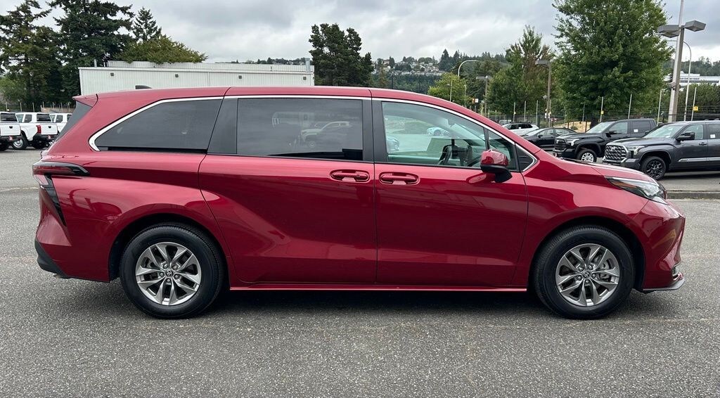 Certified 2024 Toyota Sienna LE Minivan/Van