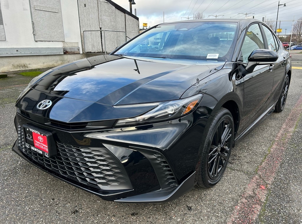 2026 Toyota Camry SE's photo